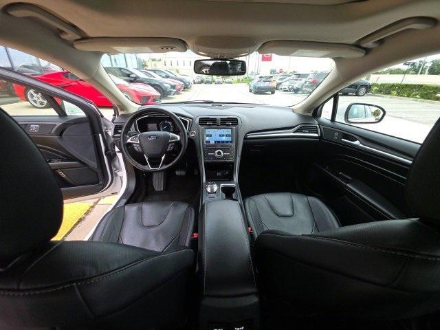 Photo of 2020 White Platinum Metallic Tri-Coat Ford Fusion