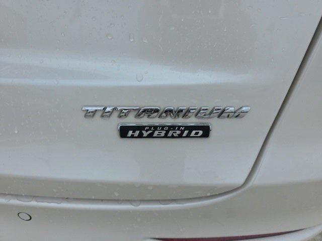 Photo of 2020 White Platinum Metallic Tri-Coat Ford Fusion