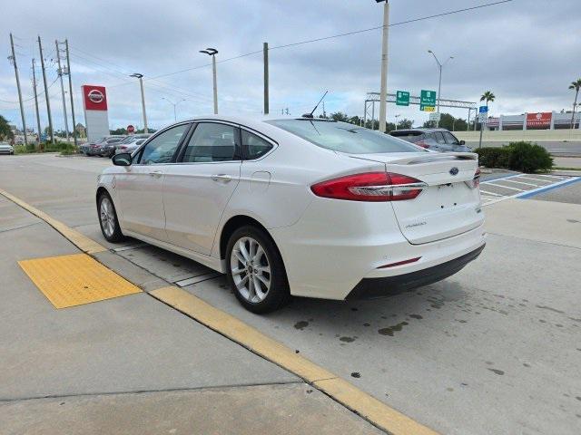 Photo of 2020 White Platinum Metallic Tri-Coat Ford Fusion