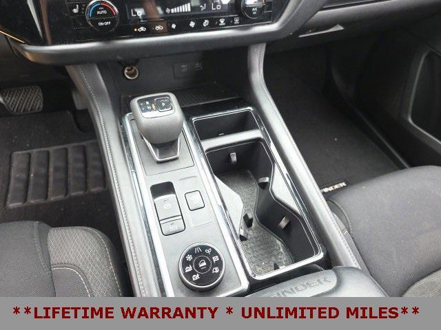 Photo of 2023 Super Black Nissan Pathfinder
