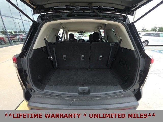 Photo of 2023 Super Black Nissan Pathfinder