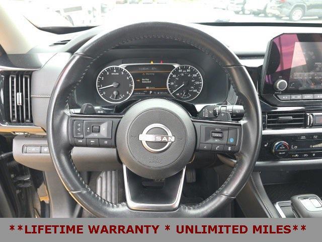 Photo of 2023 Super Black Nissan Pathfinder
