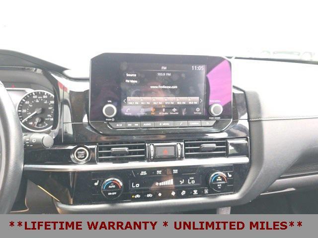 Photo of 2023 Super Black Nissan Pathfinder