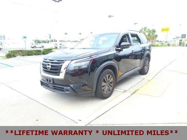 Photo of 2023 Super Black Nissan Pathfinder
