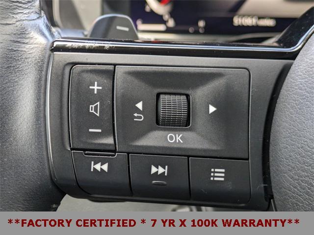 Photo of 2022 Pearl White Tricoat Nissan Pathfinder