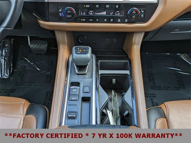 Photo of 2022 Pearl White Tricoat Nissan Pathfinder