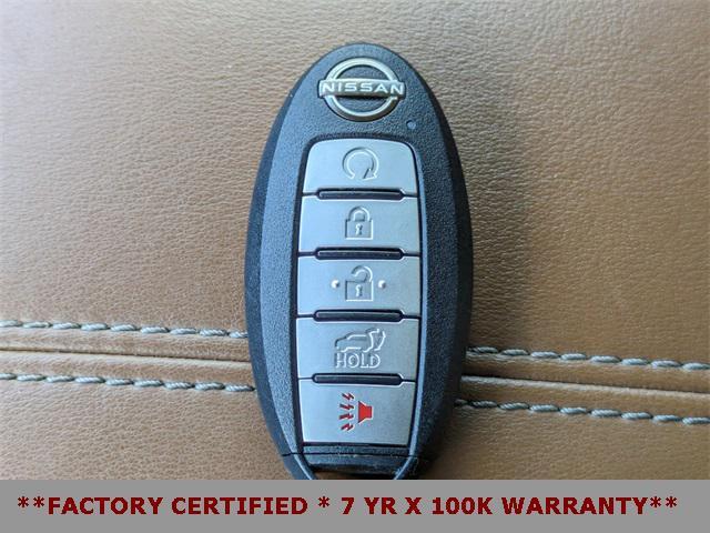 Photo of 2022 Pearl White Tricoat Nissan Pathfinder