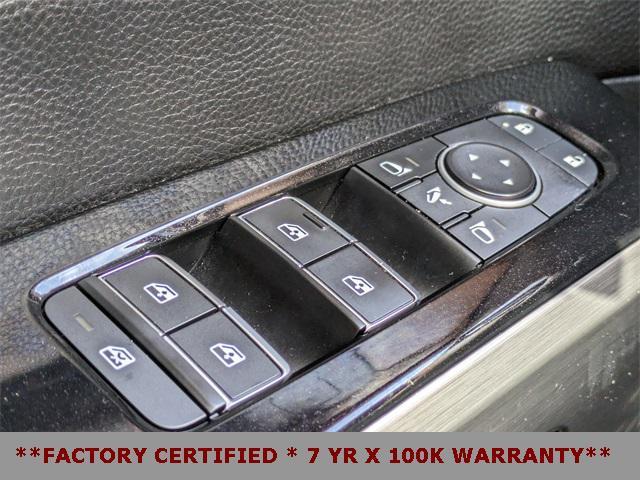 Photo of 2022 Pearl White Tricoat Nissan Pathfinder