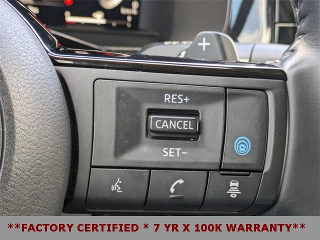 Photo of 2022 Pearl White Tricoat Nissan Pathfinder