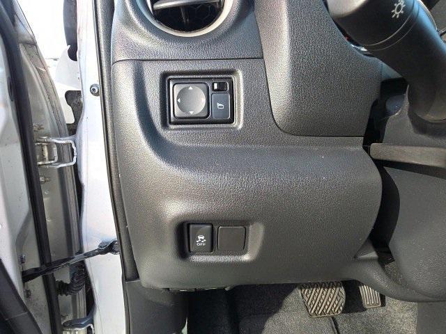 Photo of 2013 Silver Nissan Versa