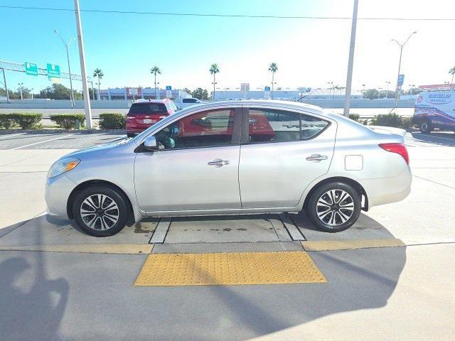 Photo of 2013 Silver Nissan Versa