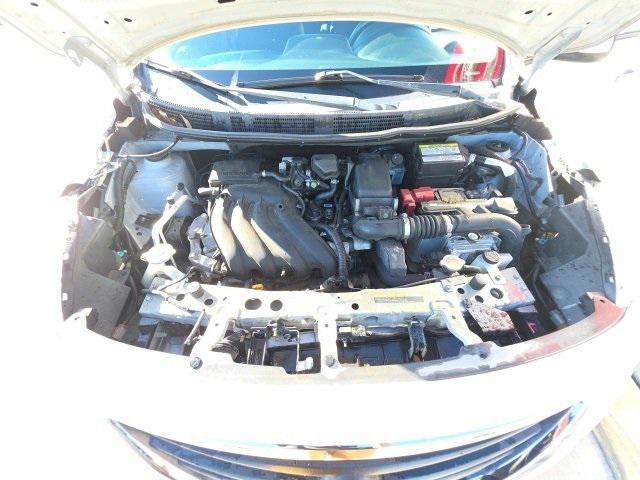 Photo of 2013 Silver Nissan Versa