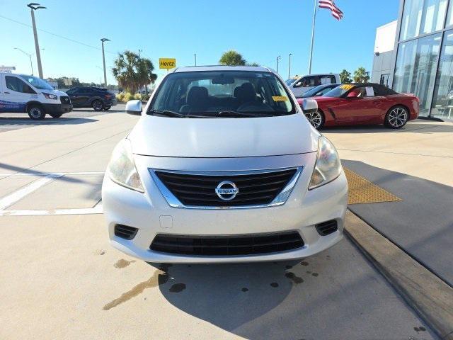 Photo of 2013 Silver Nissan Versa