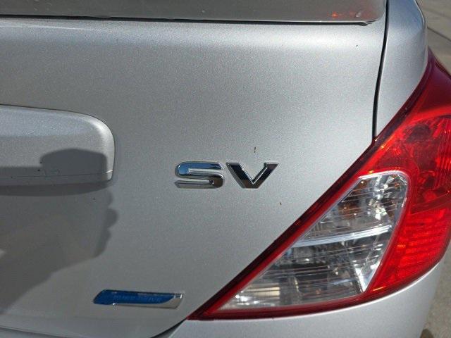 Photo of 2013 Silver Nissan Versa