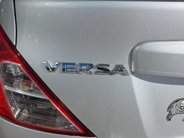 Photo of 2013 Silver Nissan Versa