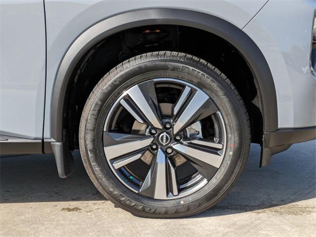 Photo of 2025 Boulder Gray Pearl/Super Black Nissan Rogue