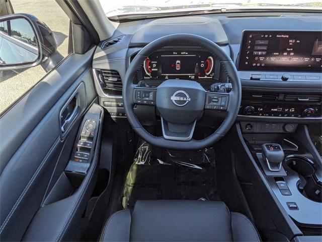 Photo of 2025 Boulder Gray Pearl/Super Black Nissan Rogue