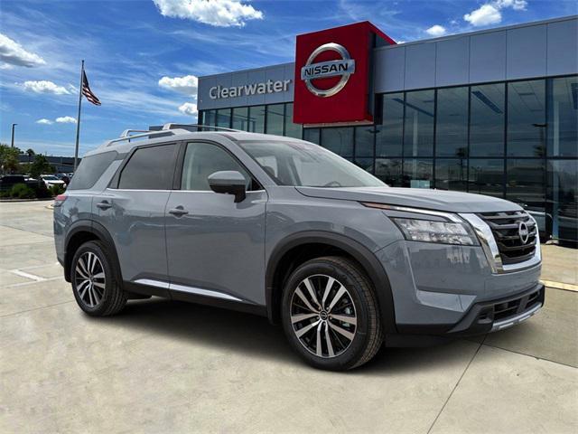 Photo of 2025 Boulder Gray Pearl Nissan Pathfinder