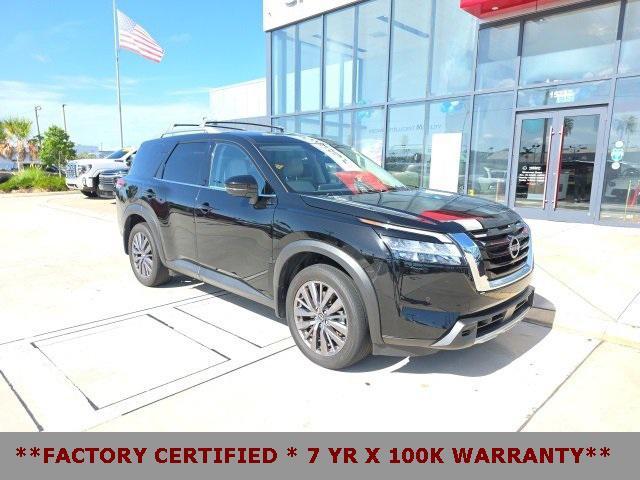 Photo of 2023 Super Black Nissan Pathfinder
