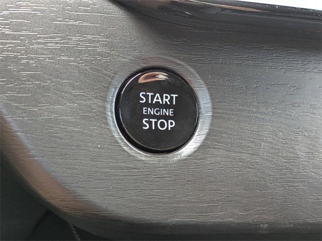 Photo of 2025 Super Black Nissan Murano