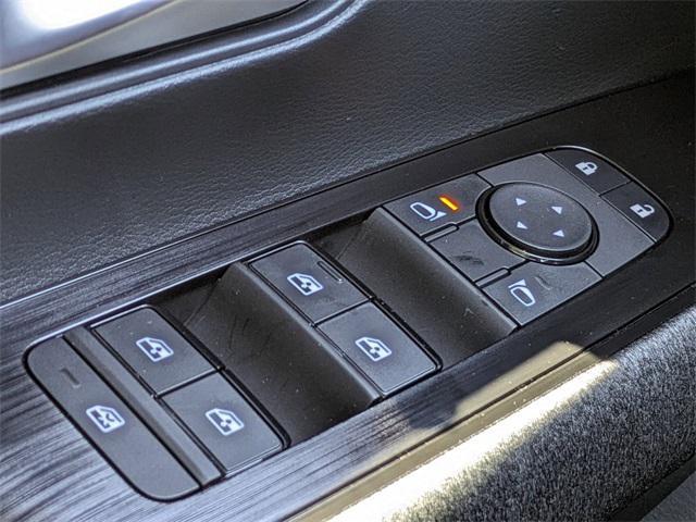 Photo of 2026 Gun Metallic Nissan Kicks