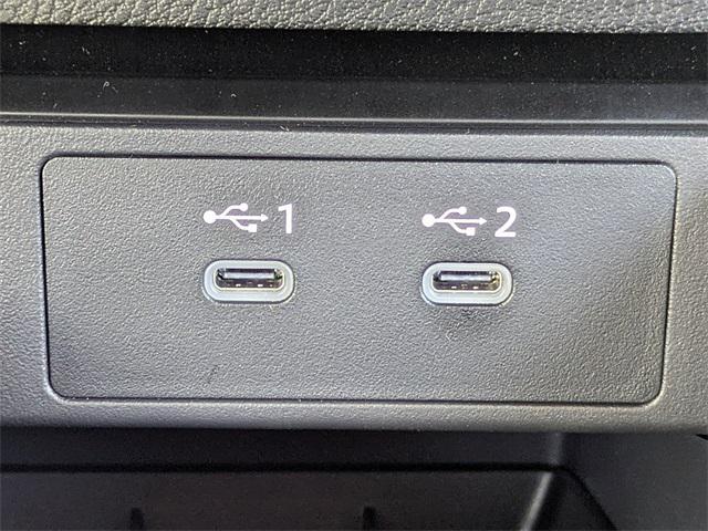 Photo of 2026 Gun Metallic Nissan Kicks