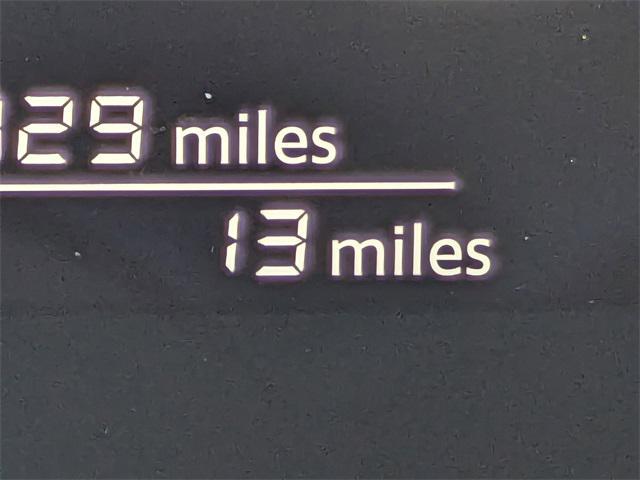 Photo of 2026 Gun Metallic Nissan Kicks