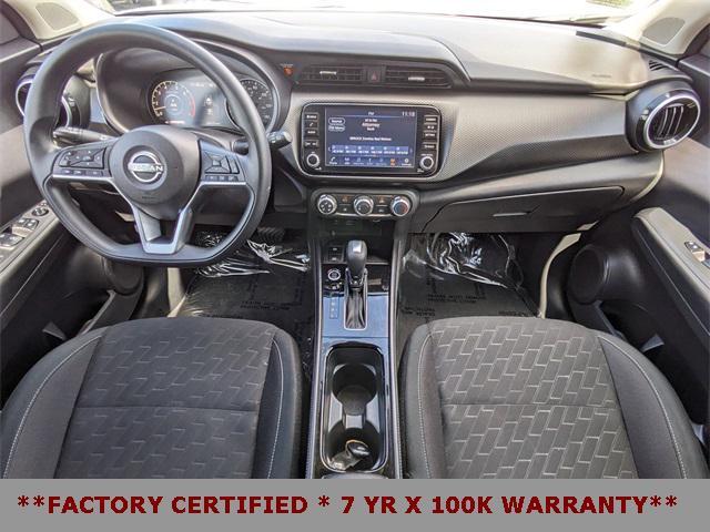 Photo of 2024 Boulder Gray Pearl Nissan Kicks