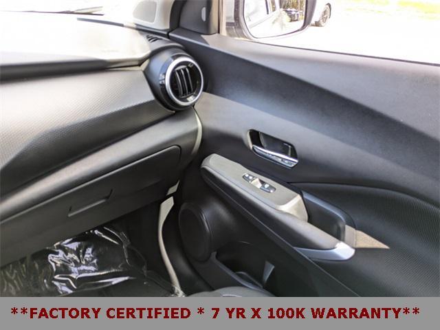 Photo of 2024 Boulder Gray Pearl Nissan Kicks