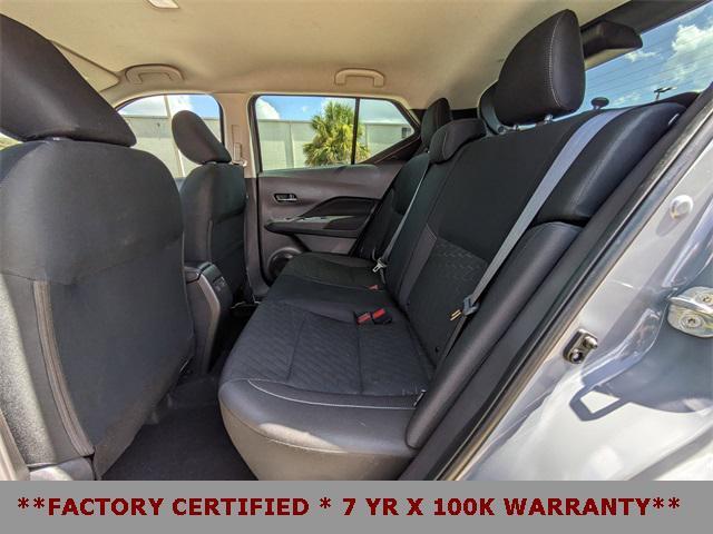 Photo of 2024 Boulder Gray Pearl Nissan Kicks