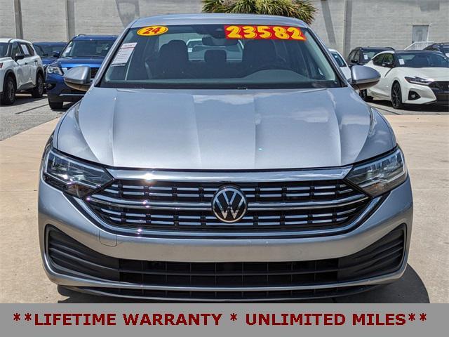 Photo of 2024 Platinum Gray Metallic Volkswagen Jetta