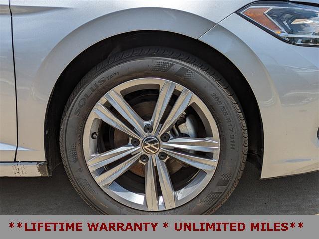 Photo of 2024 Platinum Gray Metallic Volkswagen Jetta