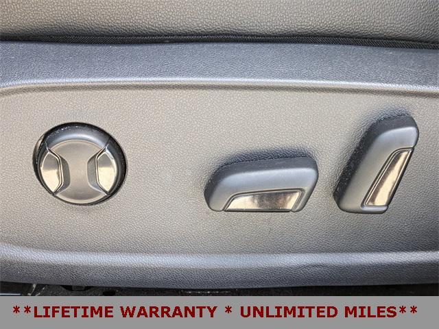 Photo of 2024 Platinum Gray Metallic Volkswagen Jetta