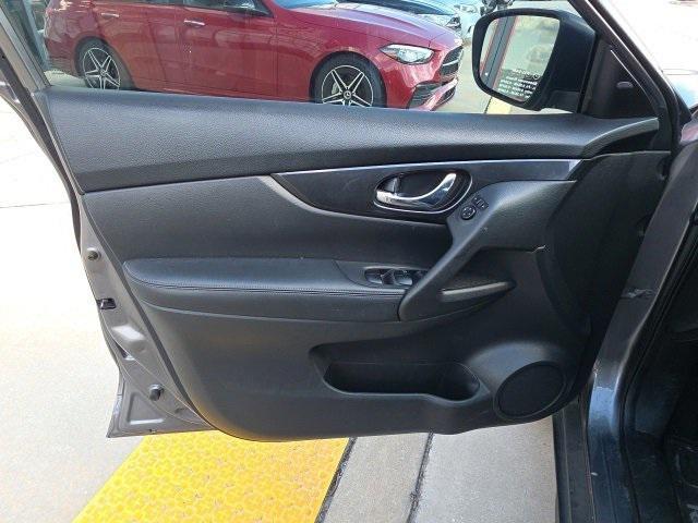 Photo of 2019 Gun Metallic Nissan Rogue