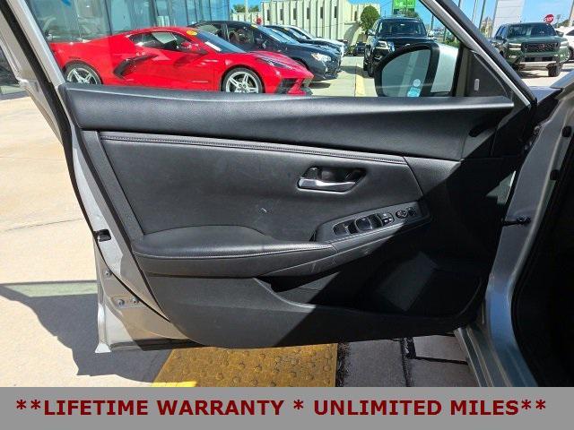 Photo of 2023 Brilliant Silver Metallic Nissan Sentra