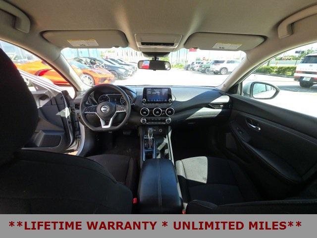 Photo of 2023 Brilliant Silver Metallic Nissan Sentra