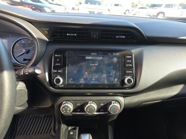 Photo of 2024 Boulder Gray Pearl Nissan Kicks