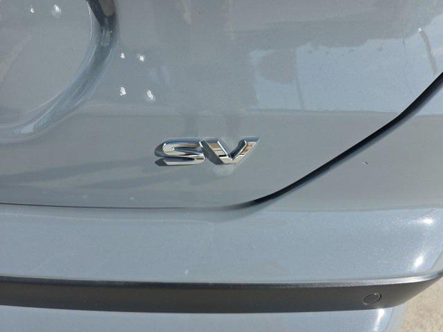 Photo of 2024 Boulder Gray Pearl Nissan Kicks