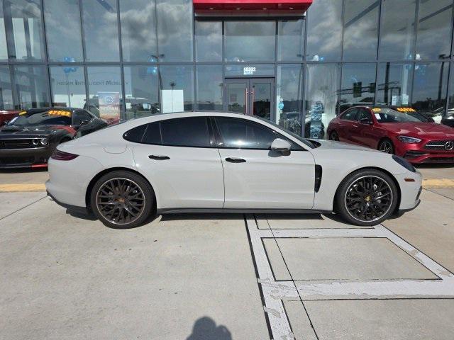 Photo of 2018 Gray Porsche Panamera