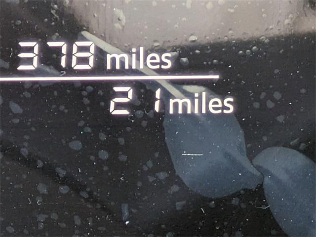 Photo of 2025 Scarlet Ember Tintcoat Nissan Kicks