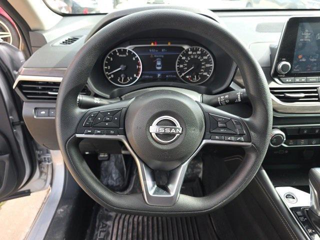Photo of 2023 Brilliant Silver Metallic Nissan Altima