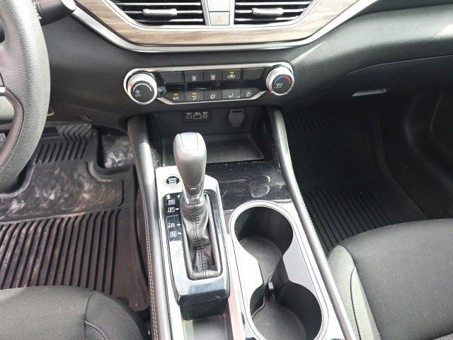 Photo of 2023 Brilliant Silver Metallic Nissan Altima
