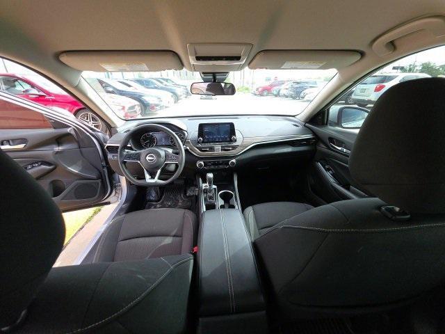 Photo of 2023 Brilliant Silver Metallic Nissan Altima