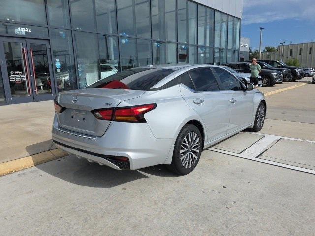 Photo of 2023 Brilliant Silver Metallic Nissan Altima