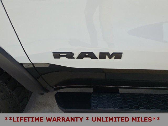 Photo of 2022 Bright White Clearcoat RAM 1500