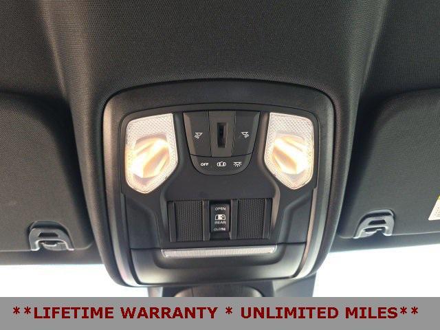 Photo of 2022 Bright White Clearcoat RAM 1500