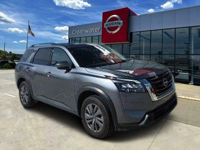 Photo of 2025 Gun Metallic Nissan Pathfinder