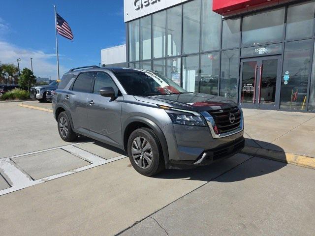 Photo of 2025 Gun Metallic Nissan Pathfinder