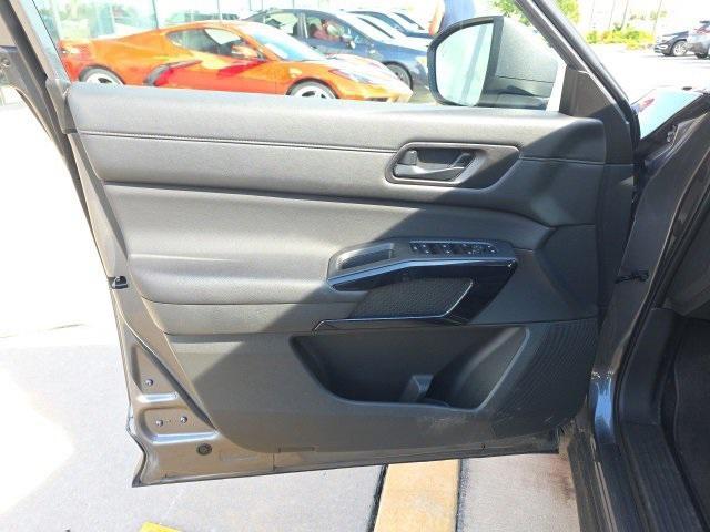 Photo of 2025 Gun Metallic Nissan Pathfinder