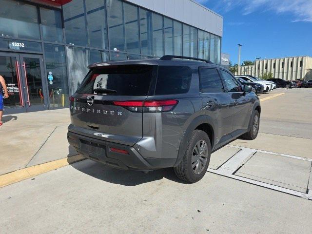 Photo of 2025 Gun Metallic Nissan Pathfinder